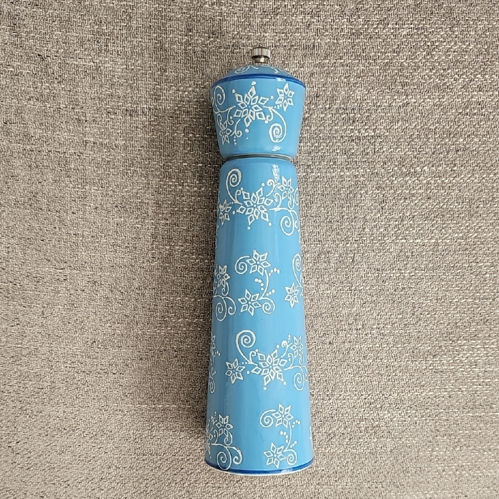 Temptations Blue Snowflake Swirl Ceramic Spice Pepper Mill QVC
